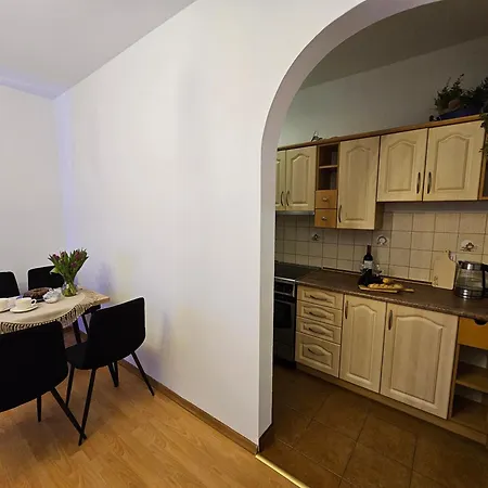 Mieszkanie Czestochowska 9 *